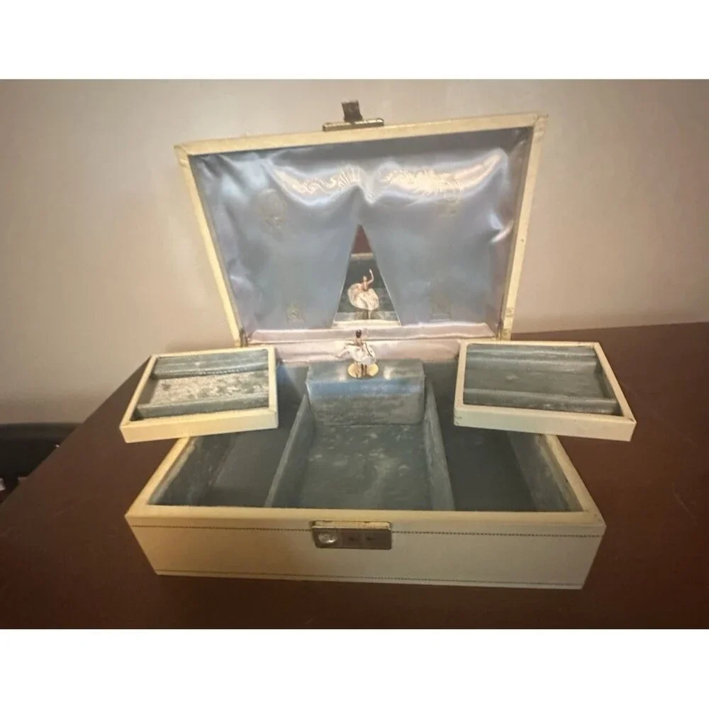 Vintage 1950s Mele Jewelry Box Cream Red Ballet No Key Music Box Needs Care RARE